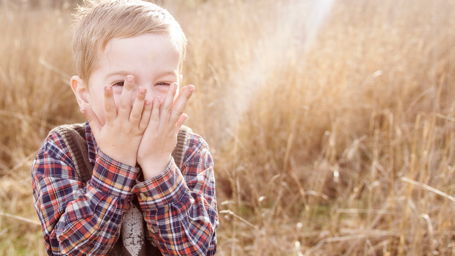 Was bedeutet es, wenn mein Kleinkind sich schlecht benimmt? Was will es mir mit Toben, Schreien, Ausrasten zeigen?